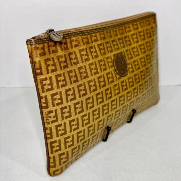 FENDI Zucca Monogram Large Clutch - Picture 4 of 12